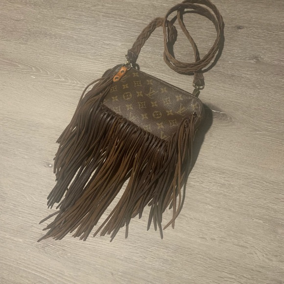 Authentic Louis Vuitton purse - Picture 9 of 10